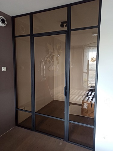Stahl Glas Tür einflügelig mit Farbglas