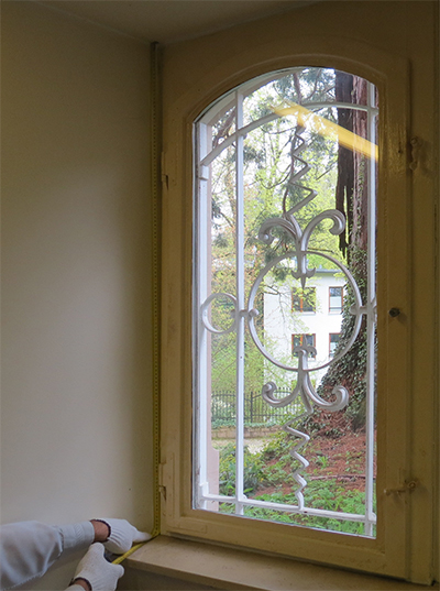 Fensterhöhe und Fensterbank-Versatz messen